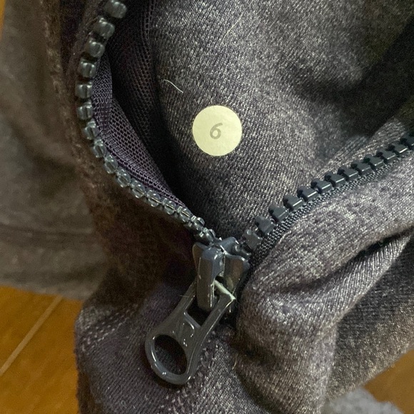 Lululemon jacket - Picture 4 of 6